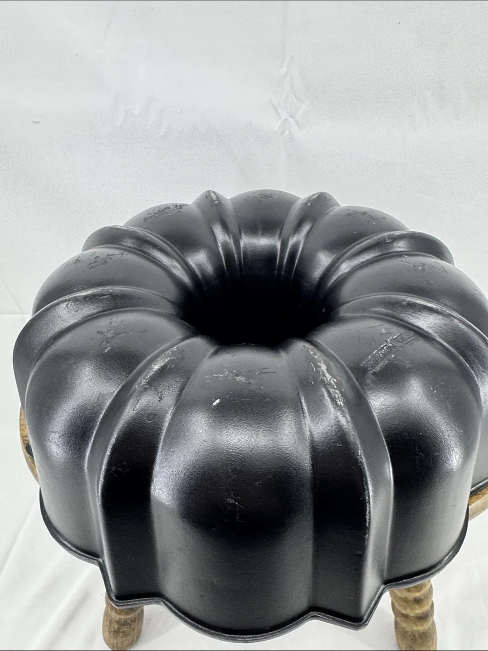 NordicWare Classic 12 Cup Black Nonstick Bundt Cake Pan
